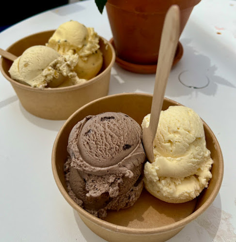 Rush Munro's Ice Creamery - Hospitality and gastronomy