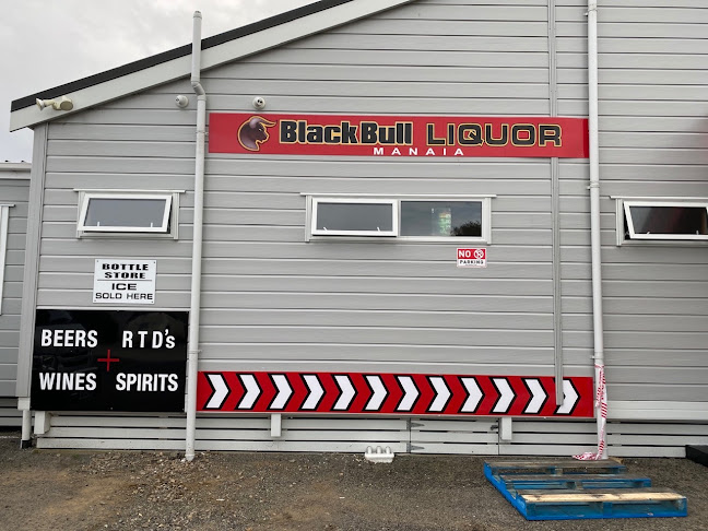 Black Bull Liquor Manaia - Hospitality and gastronomy