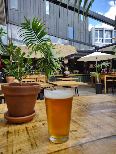 Hoppers Garden Bar - Hospitality and gastronomy