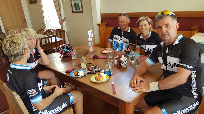 Comentarii opinii despre Legends Cafe