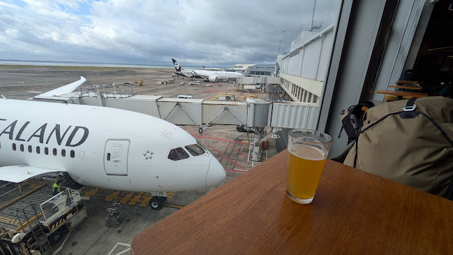 Comentarii opinii despre Vantage Bar