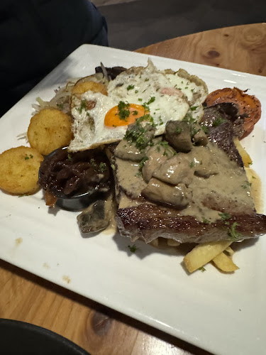 The Barracks Sports Bar Wanganui - Hospitality and gastronomy