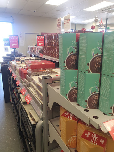 Comments and reviews of Coupland's Bakeries - Andy Bay