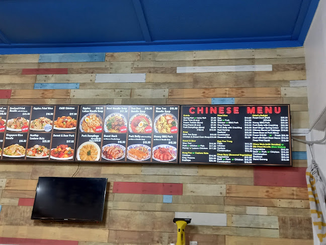 Comments and reviews of Oppies Restaurant & Takeaway