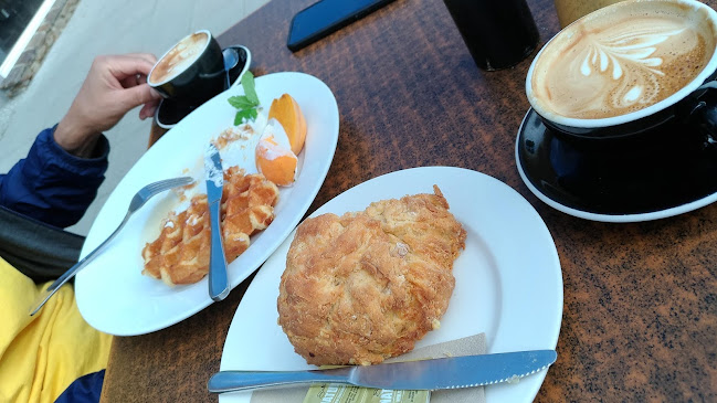 The Kitchen Cromwell Phone number