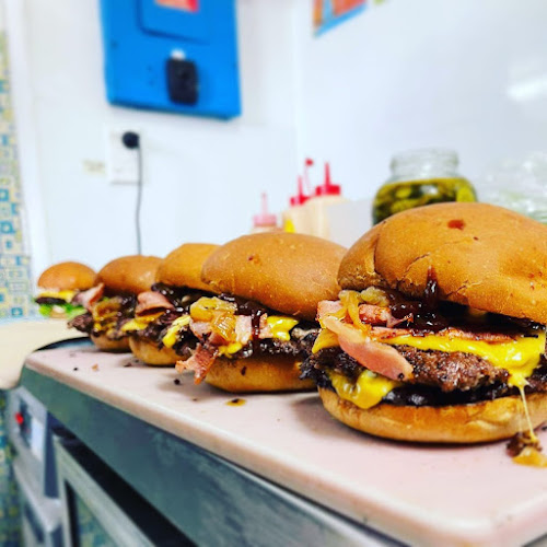 Ooga burger - Hospitality and gastronomy