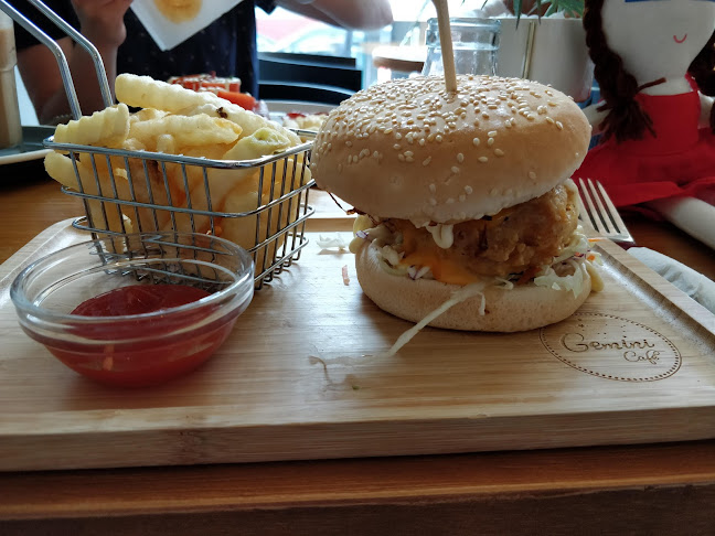 Comentarii opinii despre Gemini Cafe & Eatery