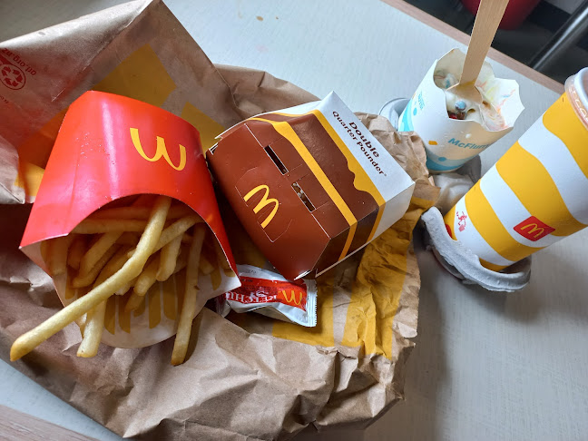 McDonald's Mangere - Hospitality and gastronomy