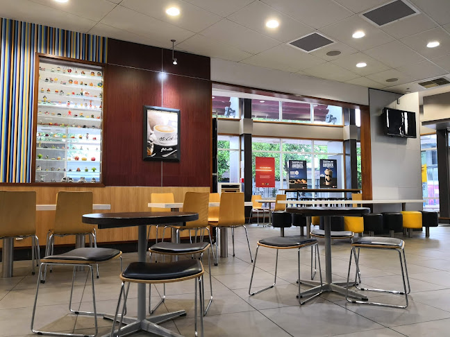 McDonald's New Lynn - Hospitality and gastronomy