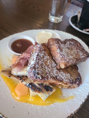 La Vista Cafe & Restaurant