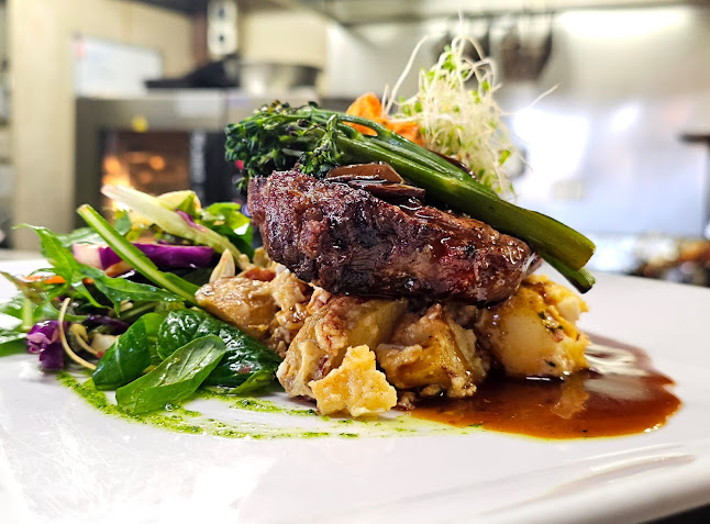 Raupo Cafe, Restaurant & Traiteur - Hospitality and gastronomy