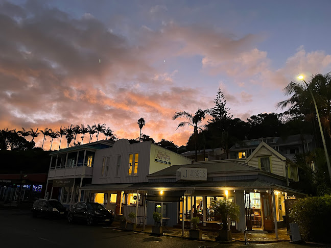 Jesse's on the Waterfront - Hospitality and gastronomy