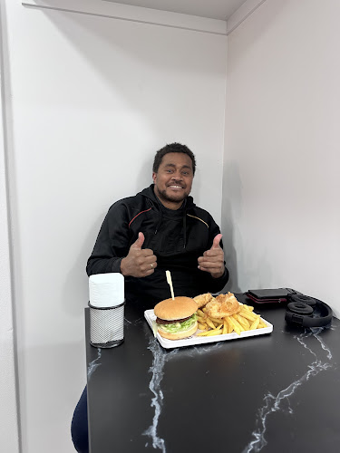 Golden Kiwi Restaurant - Hospitality and gastronomy