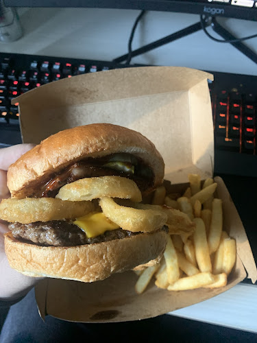 RE Burger Rolleston - Hospitality and gastronomy