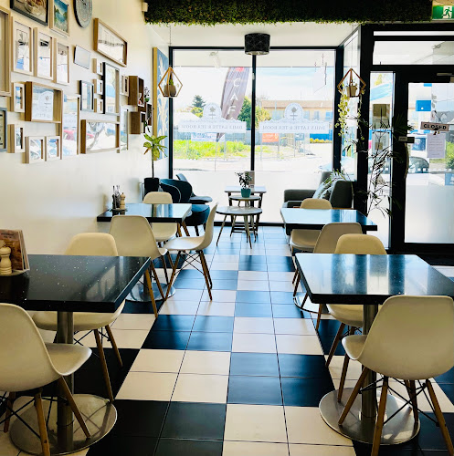 Daily Latte & Tea Room - Hospitality and gastronomy