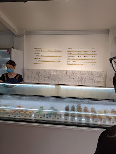 THE THREE WORDS | Cakes & Flowers - Hospitality and gastronomy