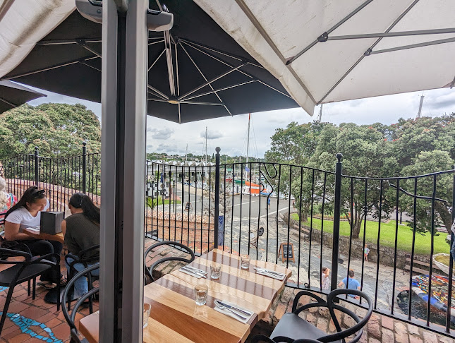Aqua Restaurant and Bar (In the Hundertwasser Art Centre) - Whangārei