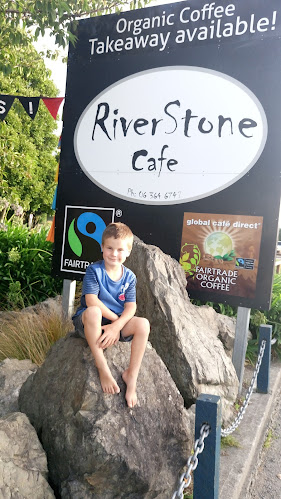 Comments and reviews of RiverStone Cafe