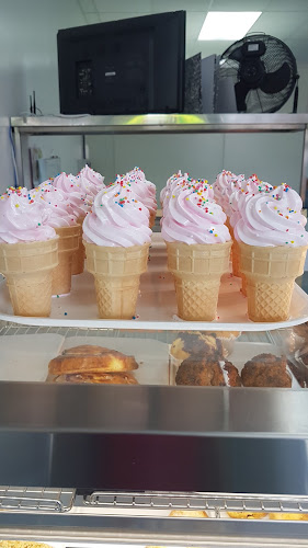 Red Beach Takeaways - Hospitality and gastronomy