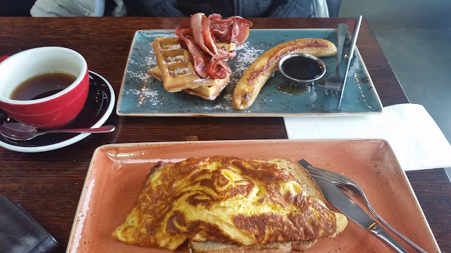 Comentarii opinii despre The Peppermill Cafe