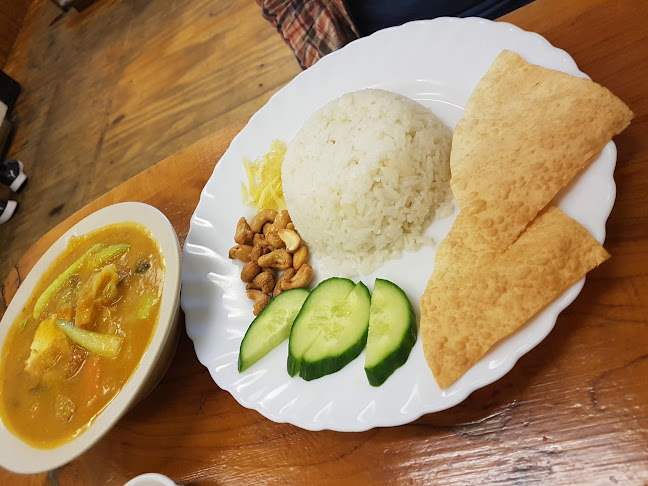 Comments and reviews of Aunty Mena's Vegetarian Restaurant & Cafe