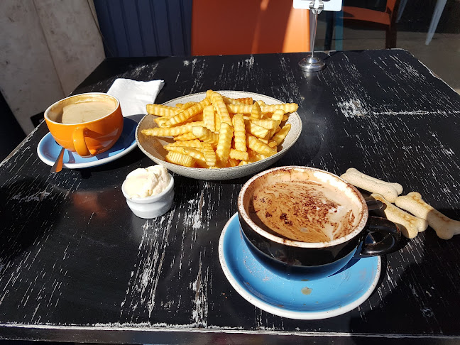 Opinii despre Beach Cafe and Wine Bar în Christchurch - Hospitality and gastronomy