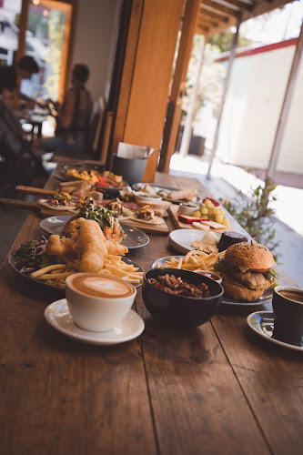 Comentarii opinii despre Founders Café