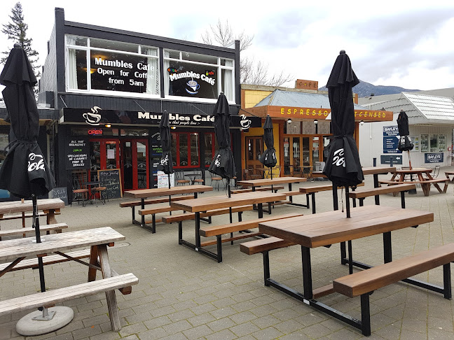 Tipsy Cafe & Restaurant