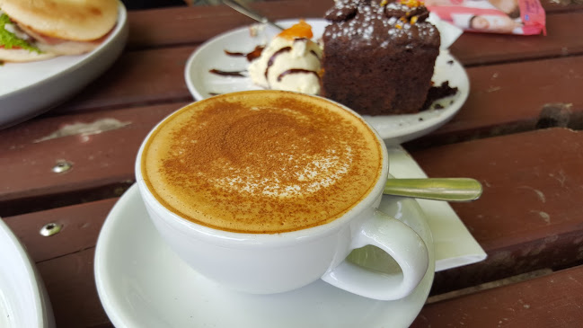 99 Parrs Cross Road, Sunnyvale, Auckland 0612, New Zealand