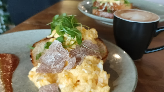 The Lincoln Pantry - Lincoln