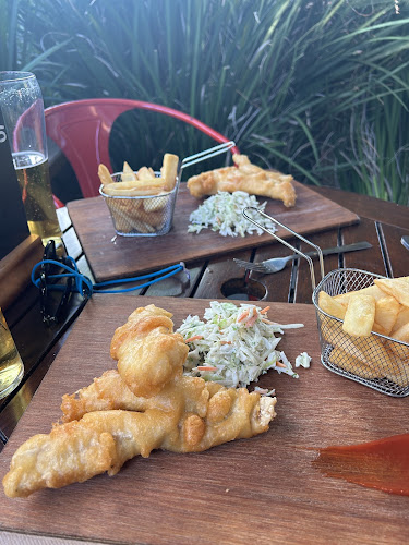 Opinii despre The Pour House and The Coromandel Brewing Company în Hahei - Hospitality and gastronomy