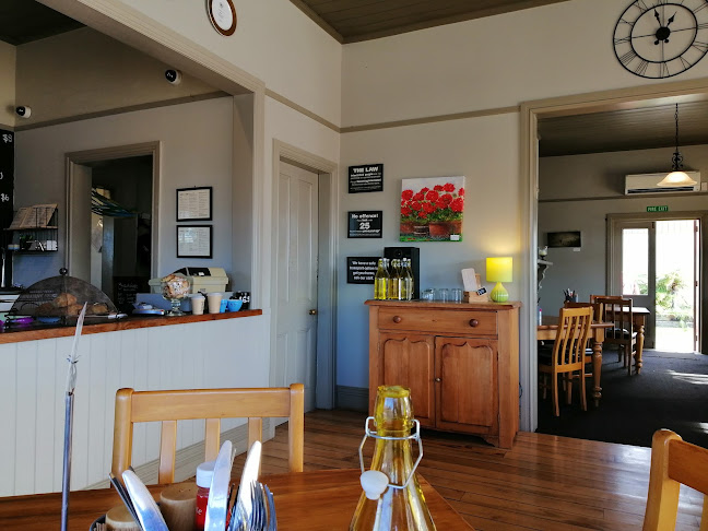 Comments and reviews of Cafe 51