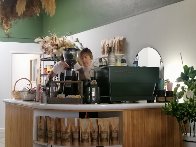 Opinii despre Thicket Flowers, Coffee, & Pantry în Pahiatua - Hospitality and gastronomy