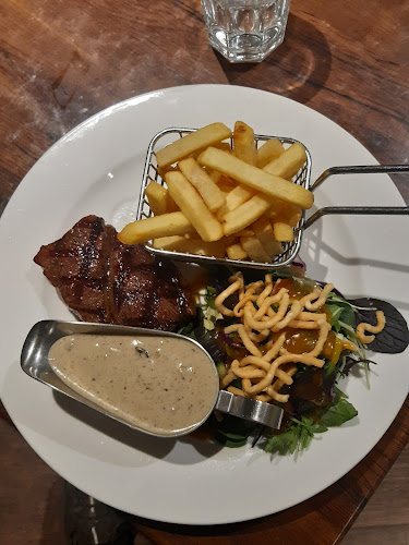 Shani's Family Eatery and Bar Open Times