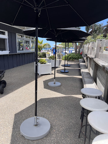 Hotties Beachfront Eatery Open Times