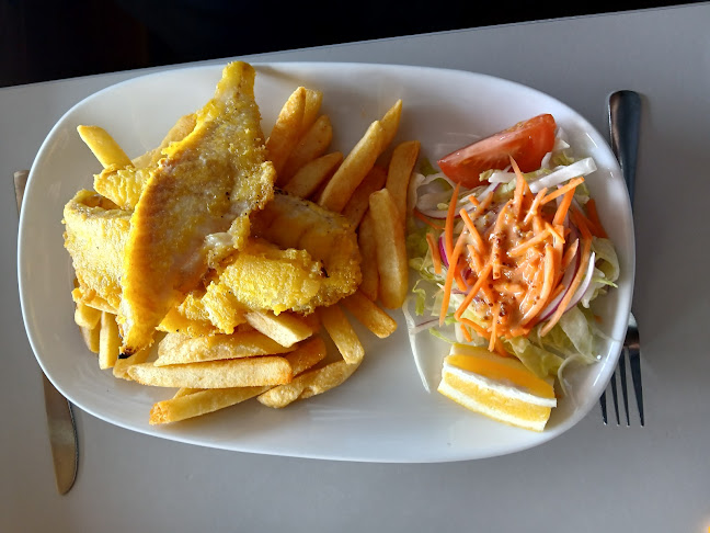 Opinii despre Te Puka Tavern în Tokomaru Bay - Hospitality and gastronomy