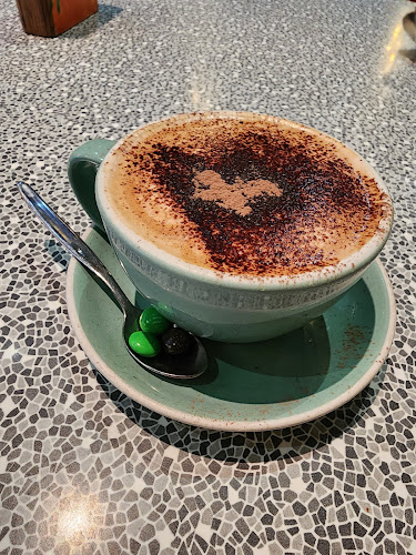 Zippy Central Bar & Cafe.