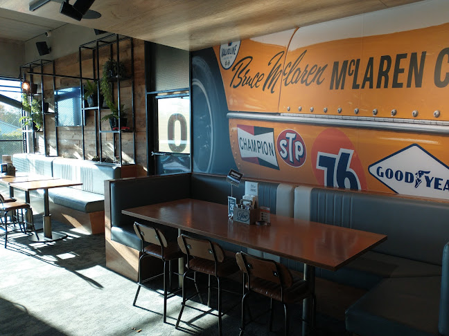 Joe's Garage Silverdale - Hospitality and gastronomy