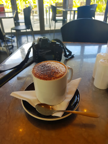 Opinii despre Persimmon Tree Cafe în Pirongia - Hospitality and gastronomy