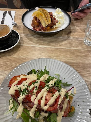 Urban on Manners - Hospitality and gastronomy