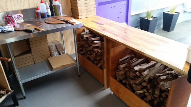 Busters Woodfired Pizza - Hospitality and gastronomy