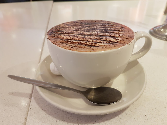 Autobahn Cafe Bombay Phone number