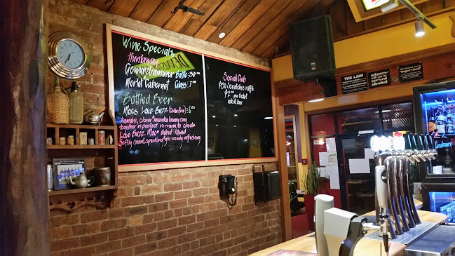 Denniston Dog Restaurant & Bar - Westport