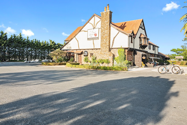 The Honest Lawyer Country Pub, Hotel & Venue Hire - Hospitality and gastronomy