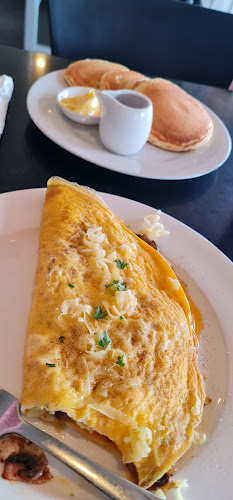 Comentarii opinii despre Jaylons Cake & Coffee House