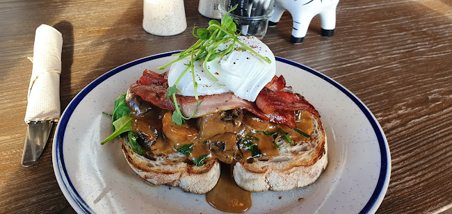 Reviews of Monkeyfarm Eatery & Store in Wānaka - Hospitality and gastronomy