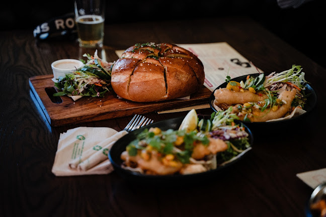 Pig & Whistle, Historic Pub - Hospitality and gastronomy