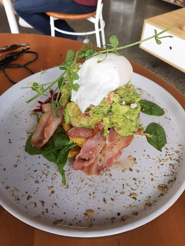 Comentarii opinii despre Moment Cafe