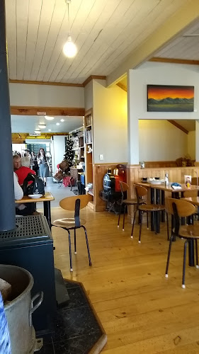 Wild Oats Bakery/Deli/Cafe - Hospitality and gastronomy