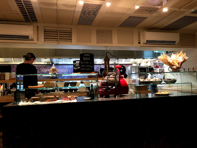 Rosie Parnell - Hospitality and gastronomy